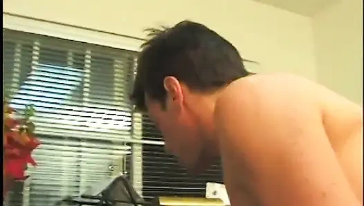 Siyah sürtük beyaz adam tarafından götten sikiliyor