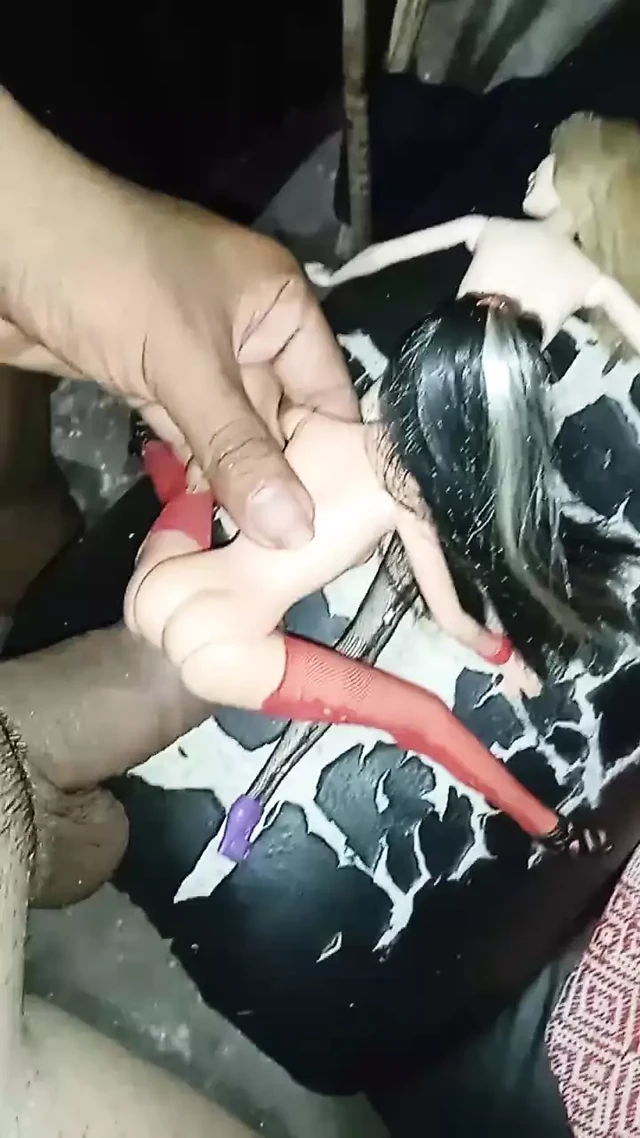 Threesome with two Barbies