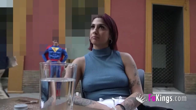 Clueless babe gets surprised by a big dicked street performer: Valeria Del Rio and the SUPERDICK!