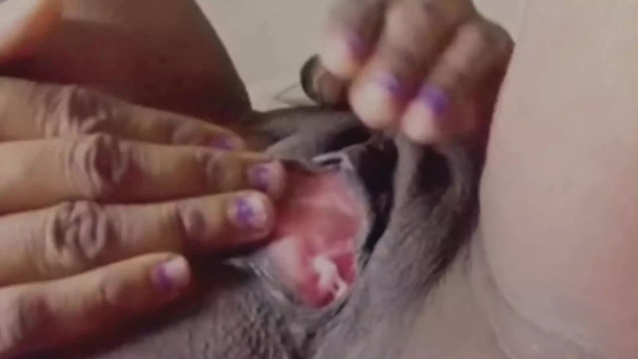 Desi Aunty KO Chut Me Anguli Karate Dekh Maine Apne Aunty KO Chod Diya