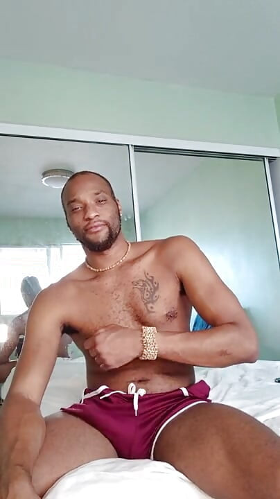Dura gozada depois de acariciar bbc na cam!