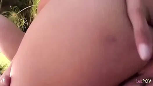 Tenisçiler arasındaki kız aşkı çarpıcı açık havada lezbiyen ahlaksızlığa yol açıyor