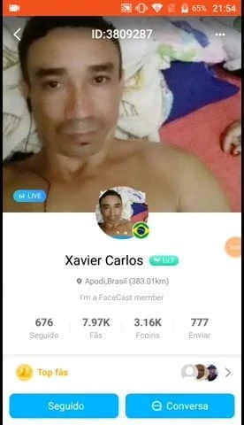 Perfil Xavier Carlos mostrando a esposa