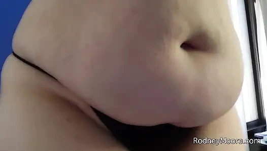 Alexxxis Толстушка-красотка Allure скачет на члене и получает камшот на лицо