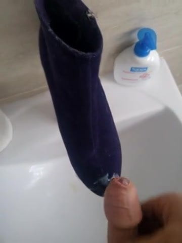 Purple shoeboots