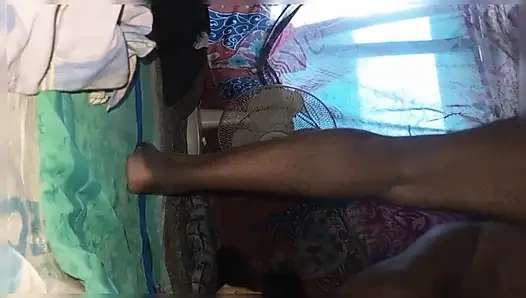 Bugün yine kardeşim vajinamı yaladı ve beni sikti.