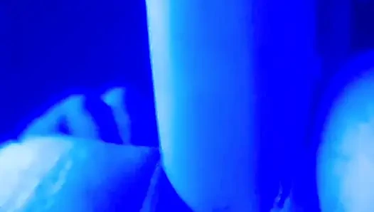 Blue Moon bermain