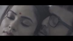एक सुंदर भारतीय पत्नी के साथ गर्म रोमांस