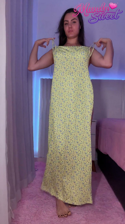 Twerking and Trying on My New Dresses