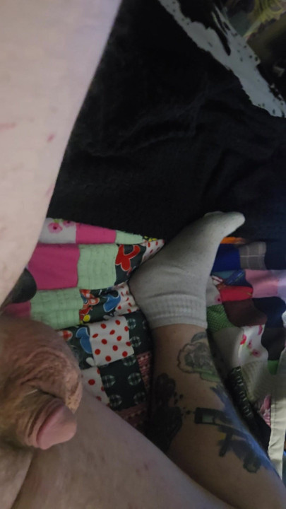Hi,, like to say im just here playing with an Black Dildo n its going into my butt here.