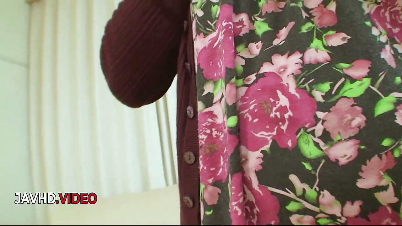 Toshiko Shirakis natürliche behaarte Muschi und intime Creampie-Szene