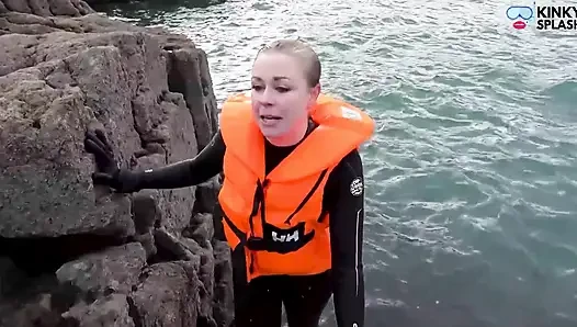 Wetsuit dan Lifejackets Perbandingan pembekuan Lucy