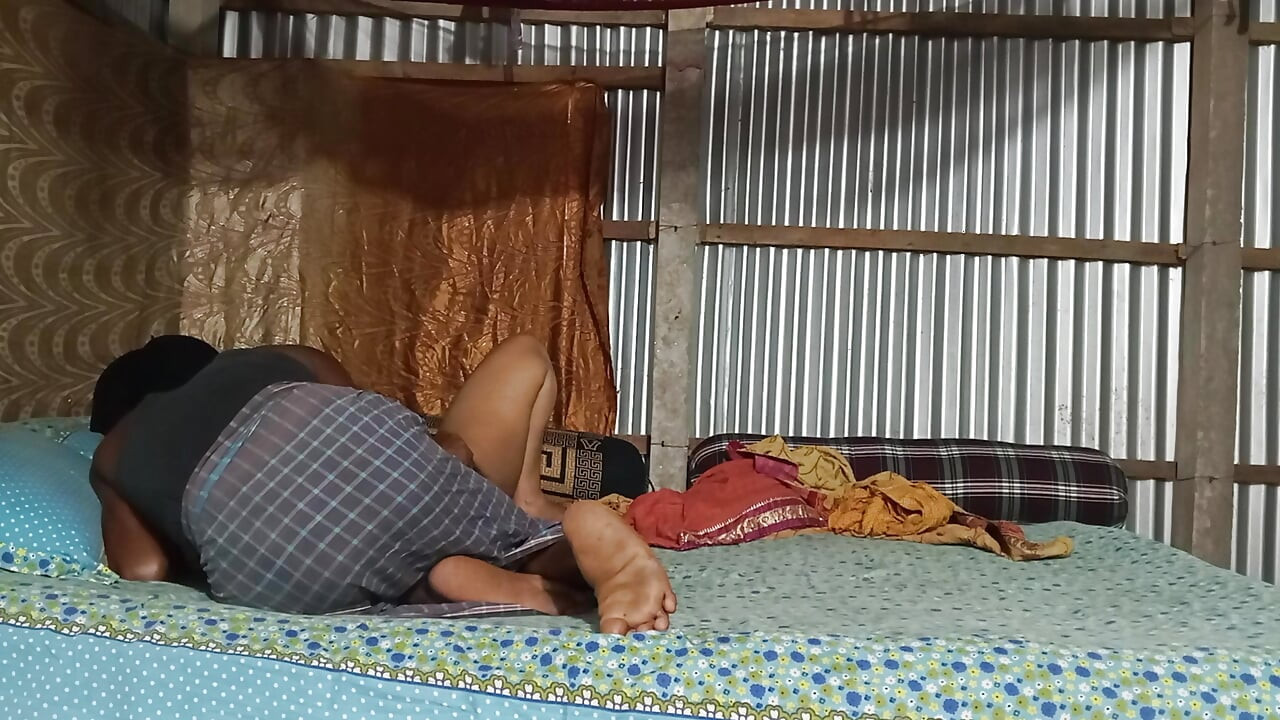 Mamă vitregă futută în cur