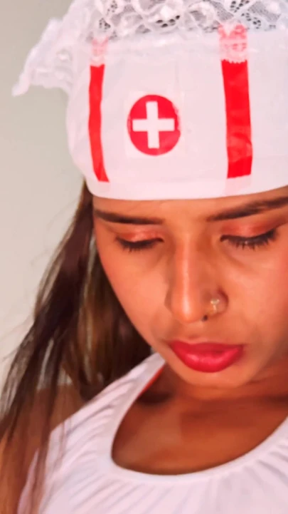 印度美丽的护士和英俊的医生吸引对方想要重口味性爱视频 | 短片 1