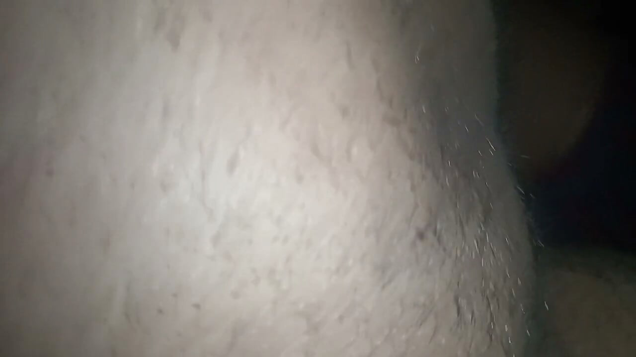 Desi Pooja Bhabhi uprawiał seks z wyłączonymi światłami