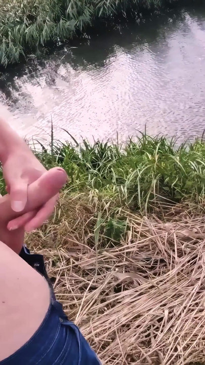 Plavuša Twink Tinejdžerka Drka na Otvorenom: Rizično Drkanje na Otvorenom i Ogromno Svršavanje na Farmerovu Ogradu 4K - Goldenelixxxir