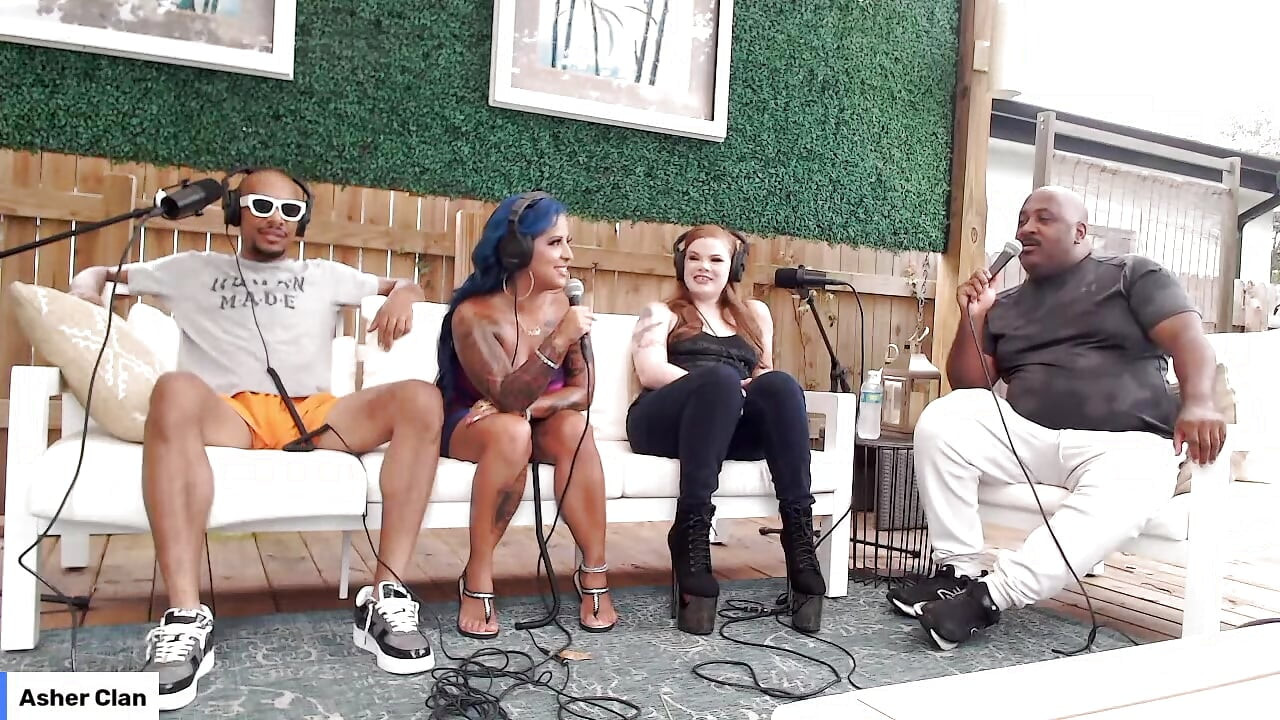 Livestream volwassen gewoon chatten met Spaanse Barbie, Dwayne Foxx, Mrflourish podcast Asherclantv