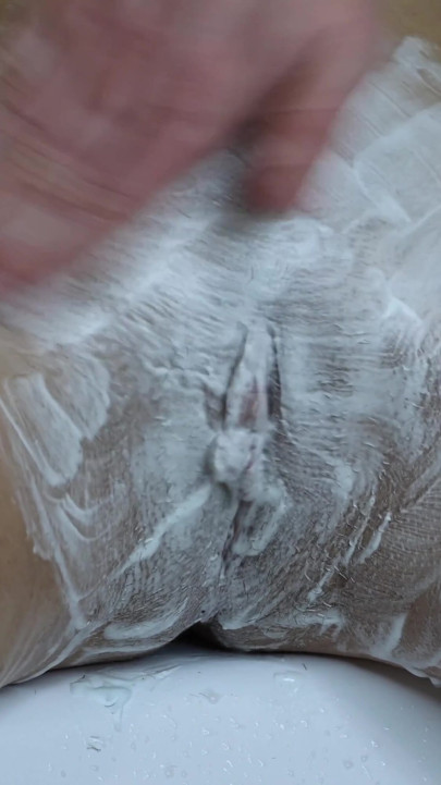 Shaving my very hairy pussy close up! | Clip 2