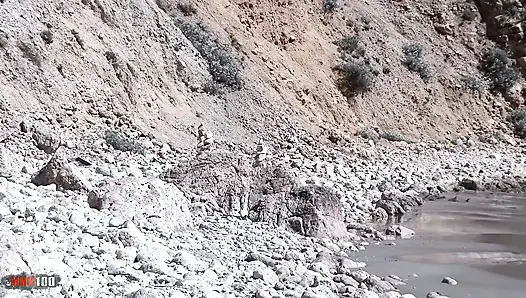 Louise Du Lac Маловероятно, альянсы и секс в лесу для Брайана и Тани Kiss