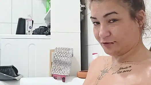 Erotik yağ gösterisi