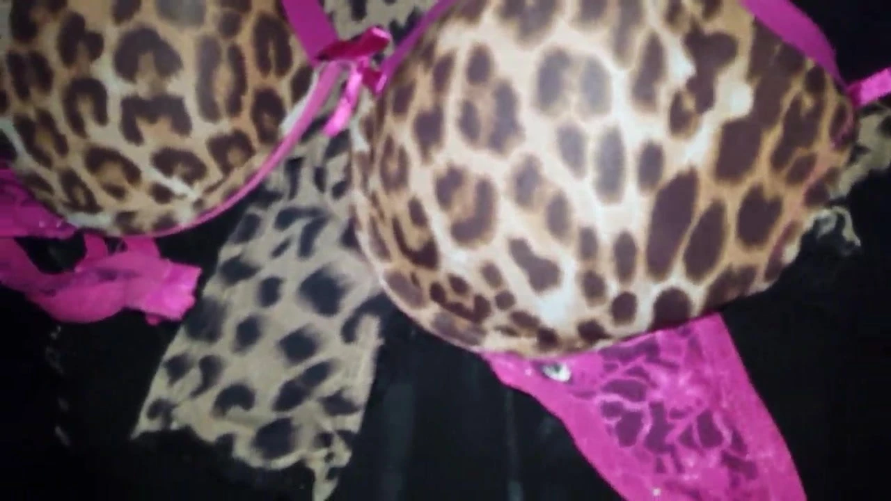 Panty Bra Cum der Nachbarin