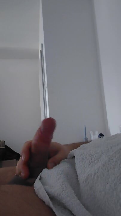 Handjob alene hjemme