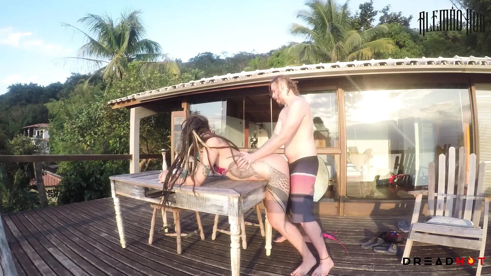 Sexe sur la plage d’Ilhabela avec la coquine dread sexy