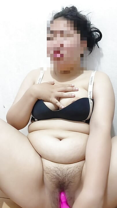 Jane is lonely babe