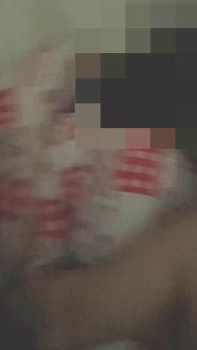 Emotivni trenutak iz "Trans Muki Kalida's Bed Games"