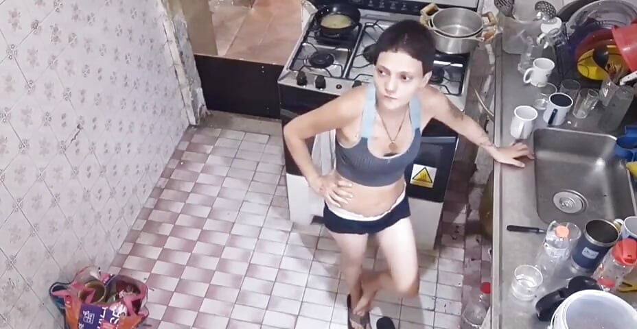 Își linge fundul în fund