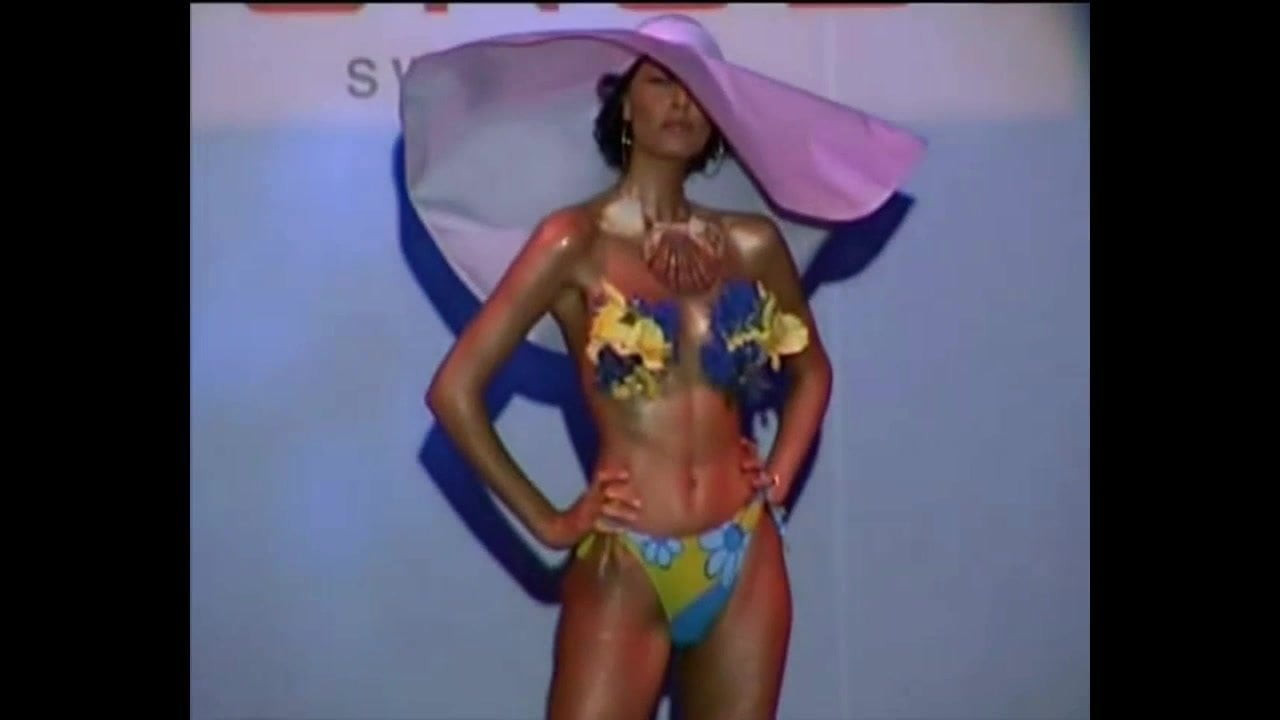 SenayAkay CaglaSikel AyseHatunOnal Bikini 2003