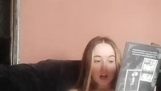 Mencoba untuk membaca saat menggunakan vibratorku