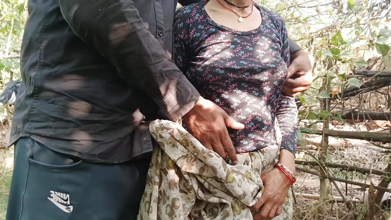 bhabhi ko khada karke chodne ka maja alag hi hai