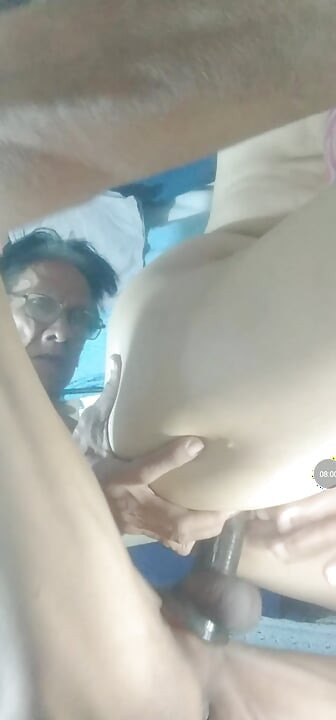 मैंने उसकी गीली चूत के जी स्पॉट को मारा