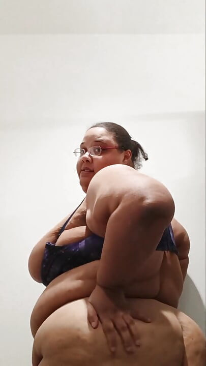 Being a Slut in the Bathroom at the Library!