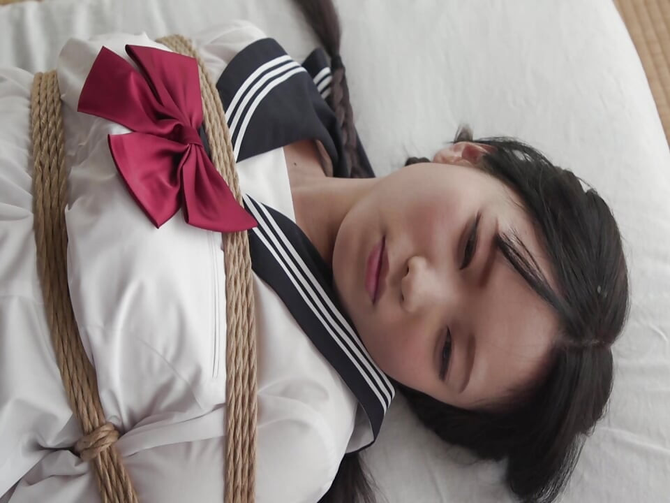 A146G01 A young girl with braided black hair seduces the café owner!? A perverted game secretly falling into masochistic pleasure.
