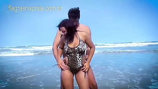 Mein freund hat gefilmt, wie er meine muschi am strand leckte