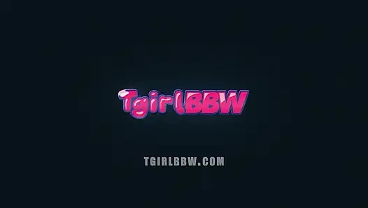 TGIRLPOSTOP - первое соблазнение татуированной Jenna Meadows