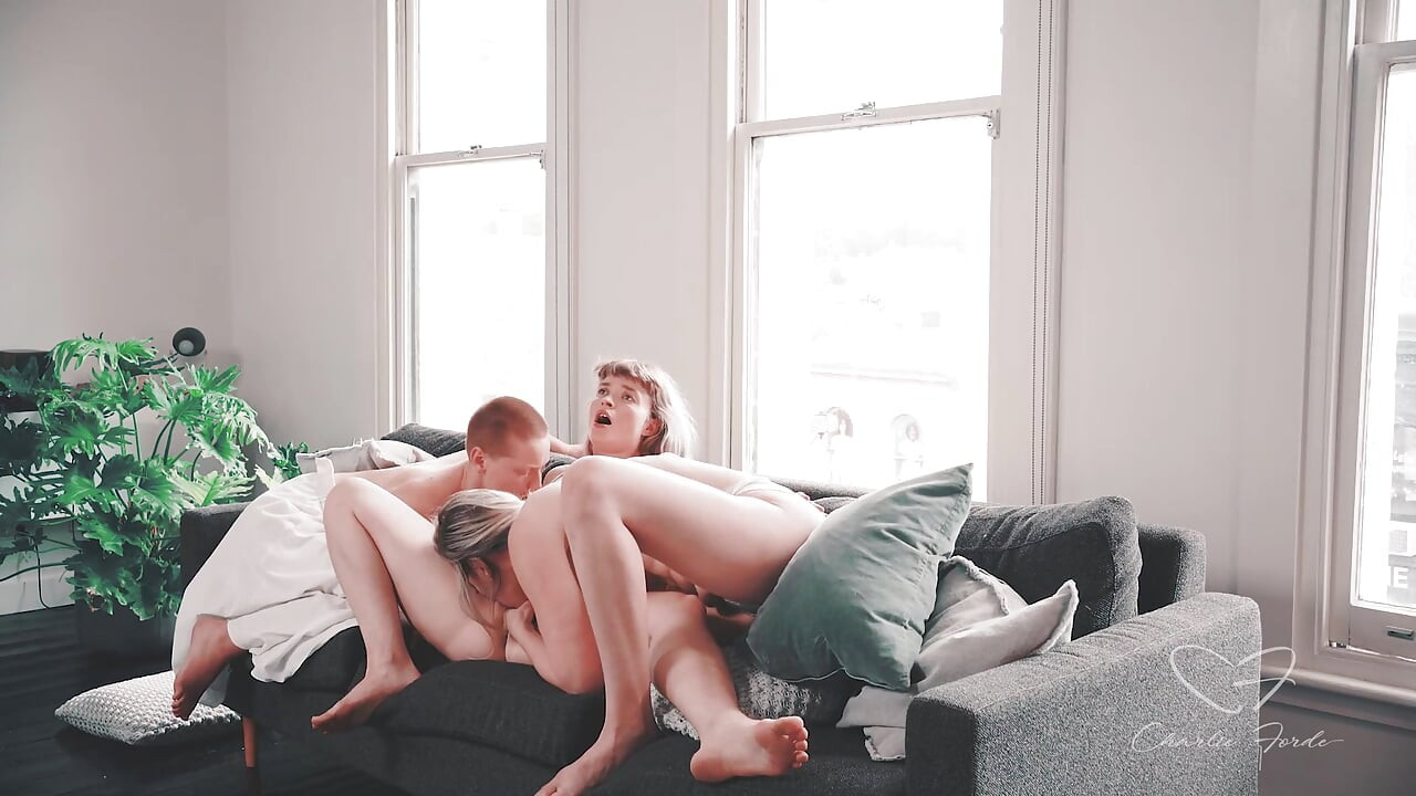 Sunshine z udziałem Charlie Forde, Laney Day, Felina Fox