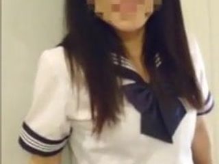 Menina japonesa no jogo de vibrações (censurada)
