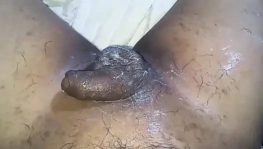 Mencukur penis dan peler tetanggaku, dengan cara kuno, kontolnya yang dicukur terlihat sangat lezat, dan aku memberinya yang pertama