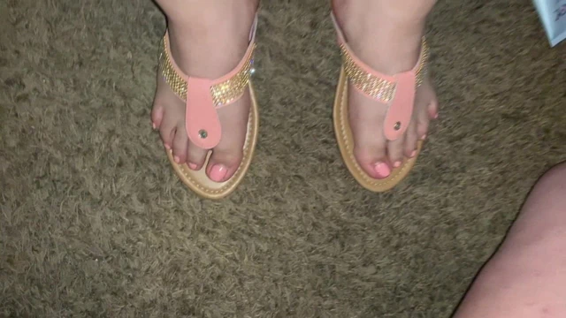 Cumshot on sexy pink toes (Feet Cumshot)