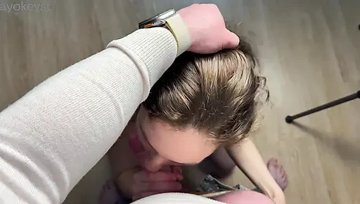Красивый минет от милой девушки в розовом белье