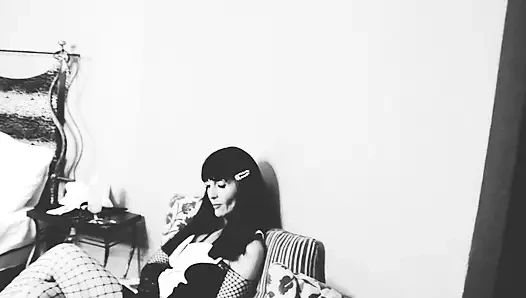 Solo Mistress BDSM strapon BBC latex Milf black white