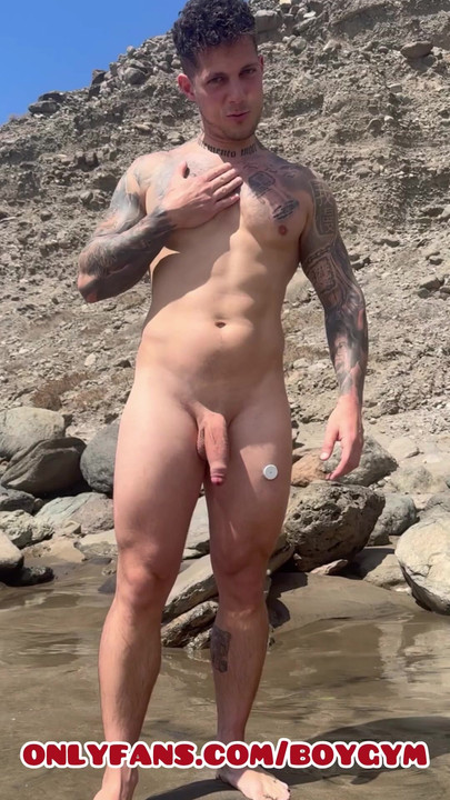 My BIG COCK Cums💦In The Public Beach