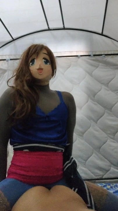 상사에게 사정하는 Kigurumi 인형