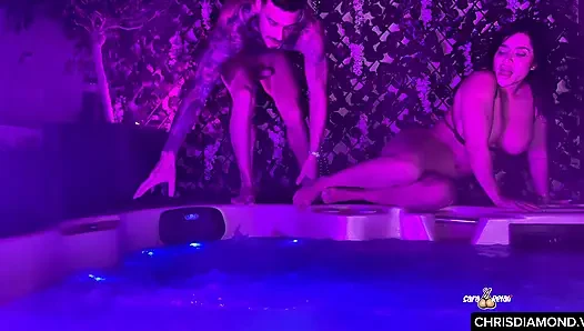 Жесткий трах в джакузи с Chris Diamond