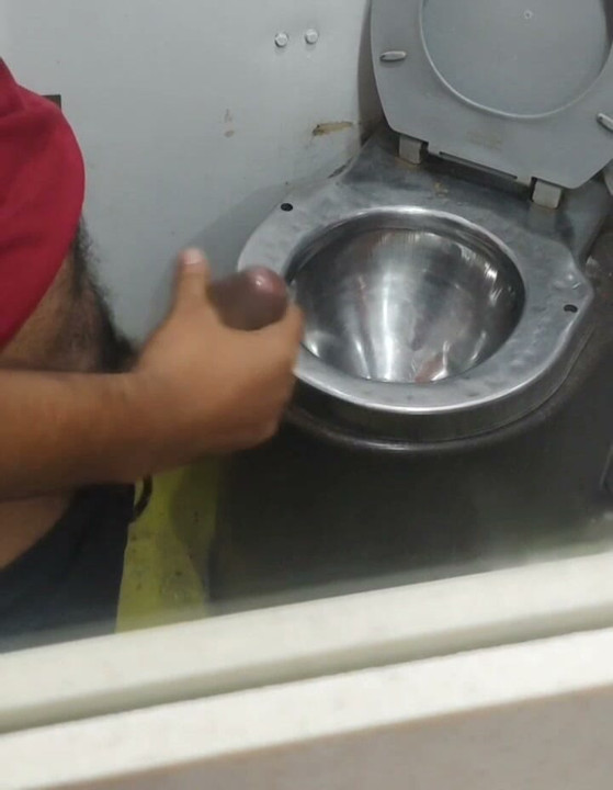 Masturbations in train