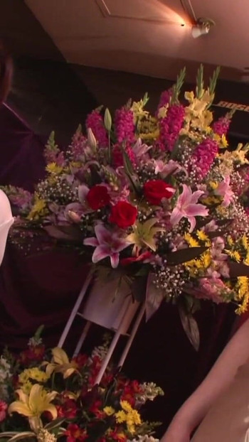 Emotional moment from "Asiatische Geschaeftsfrau wuerde gerne eine Geisha sein"