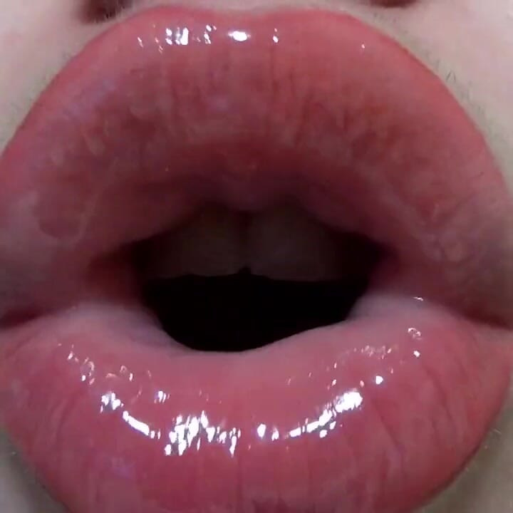 Lips fetish! Kissing! Lips gloss!